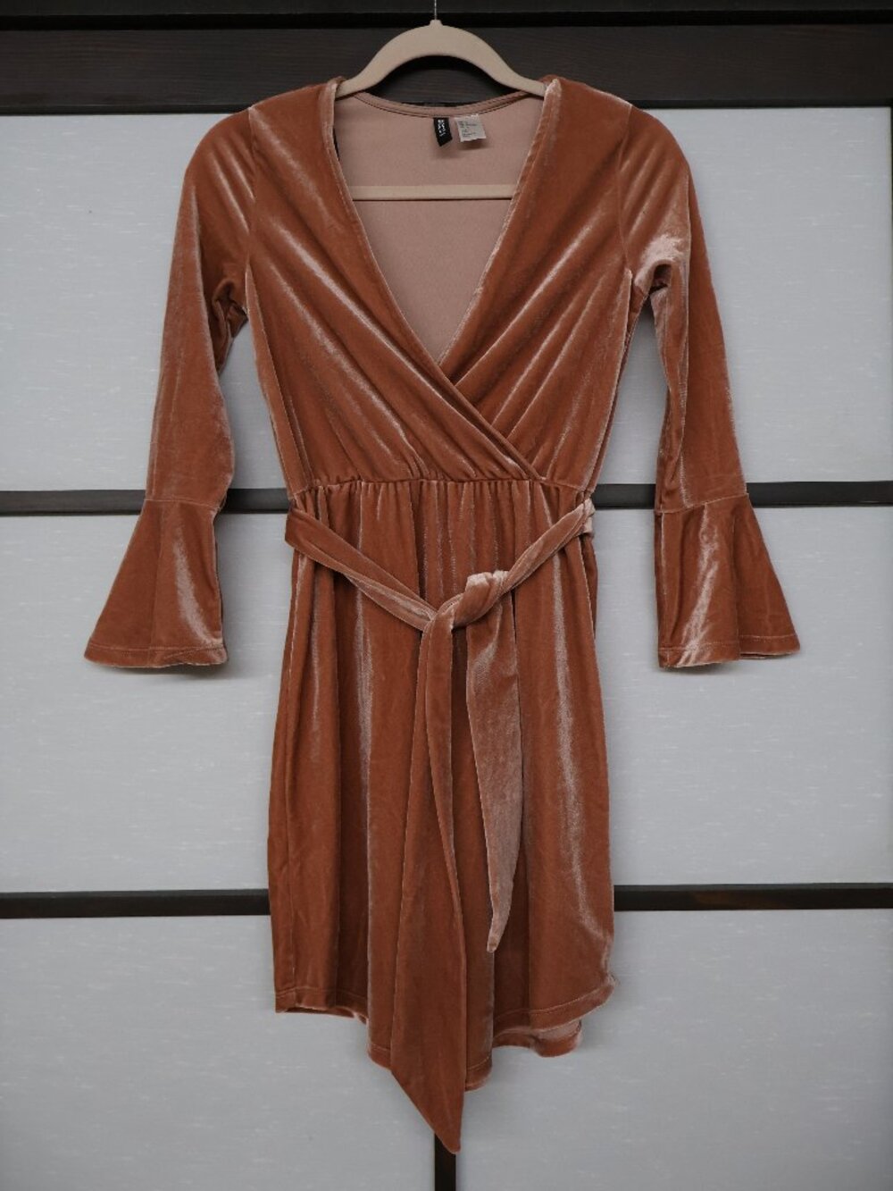 H&M Divided  Pinkish-Peach Velvet Fit & Flare Dress Size 4 w/ Belt
